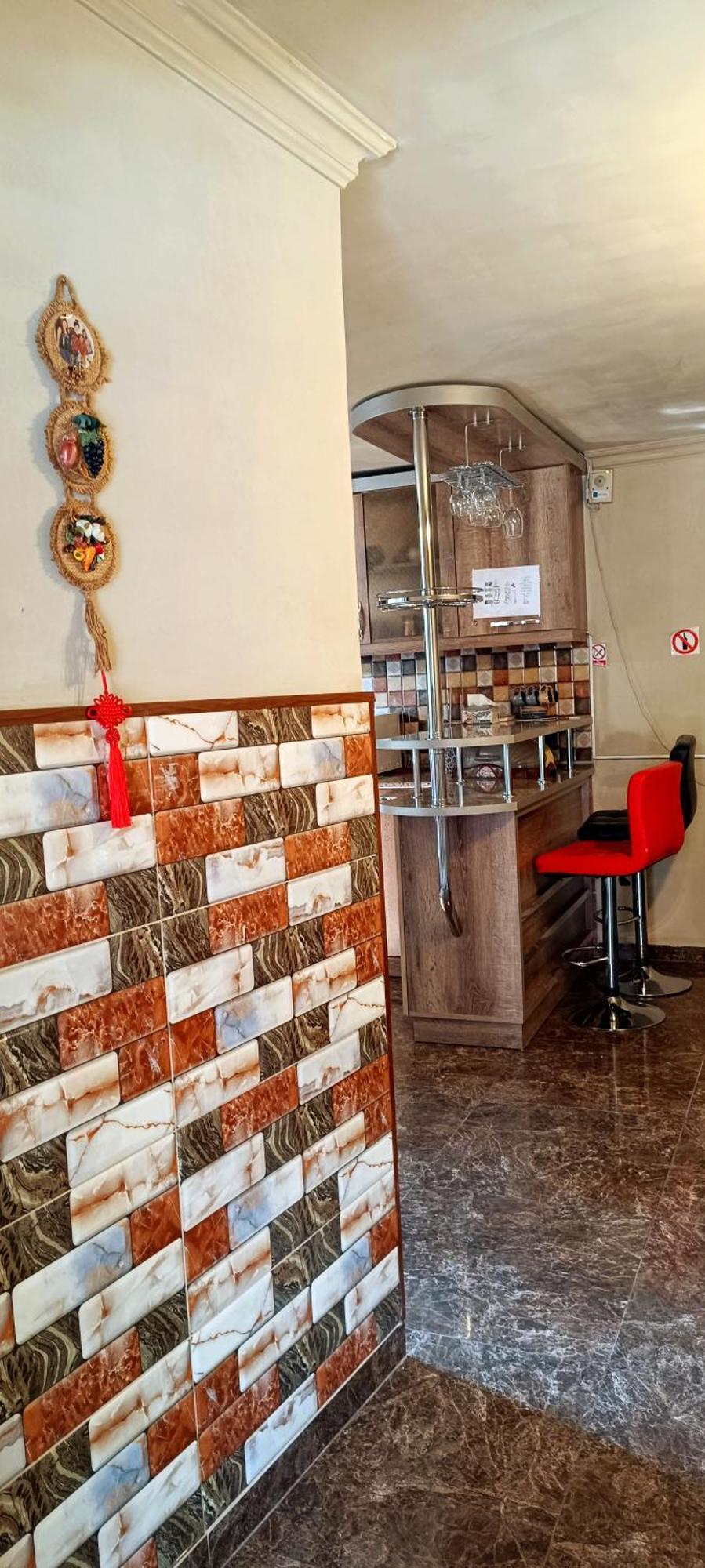 Asine يريفان المظهر الخارجي الصورة